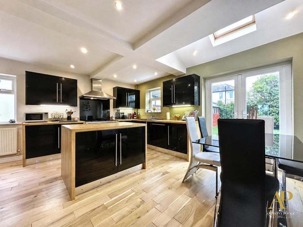 Property photo 3 of 20 Open Plan