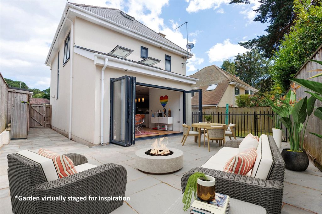 Property photo 2 of 29 Picture No. 03