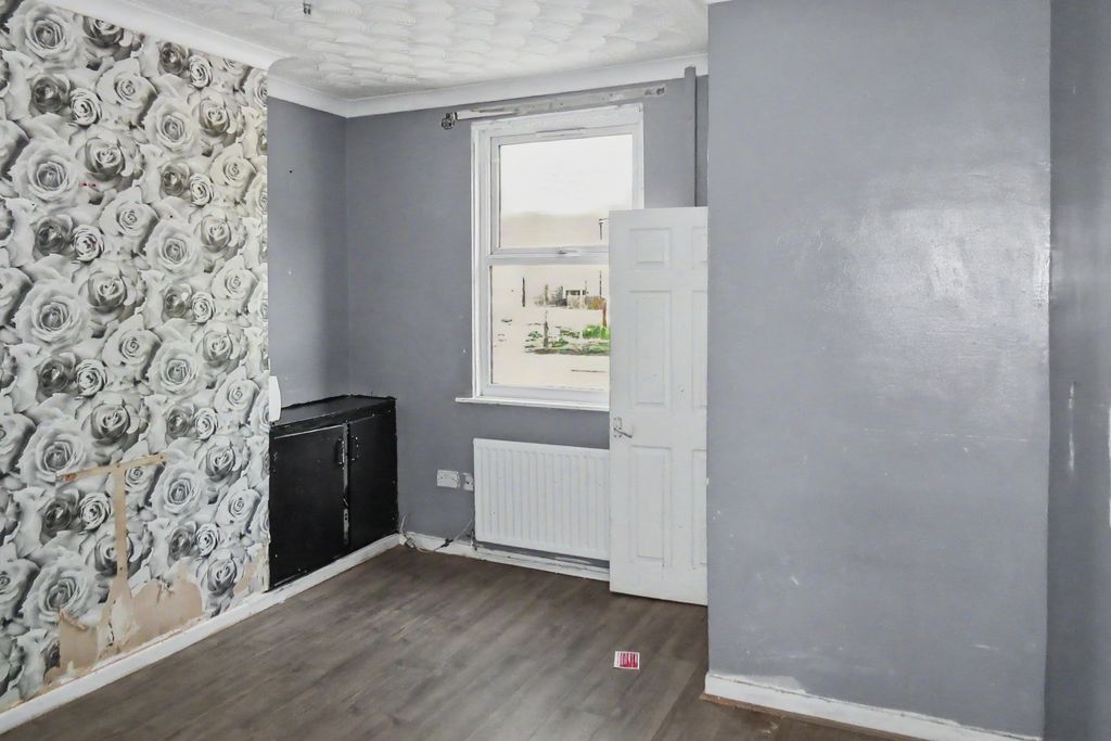 Property photo 2 of 15 66 Parr Stocks Road, St. Helens, Wa9 1Nx