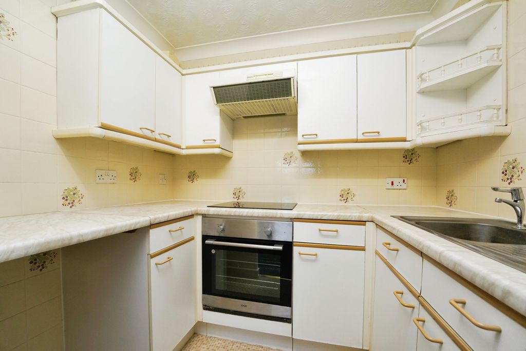 Additional image 14 of 1 bed flat for saleSt. Marys Road, Evesham, Worcestershire WR11