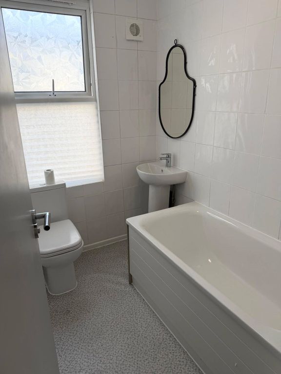 Property photo 3 of 6 Picture No. 05