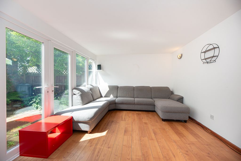 Property photo 2 of 21 Picture No. 33