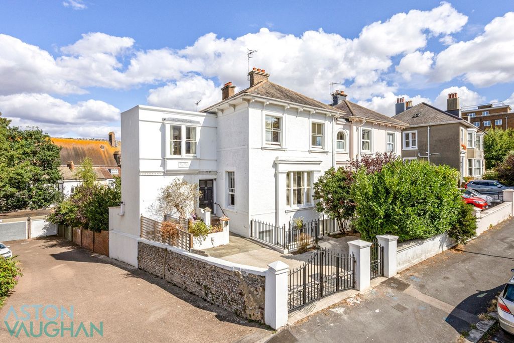 Property photo 1 of 16 4633270