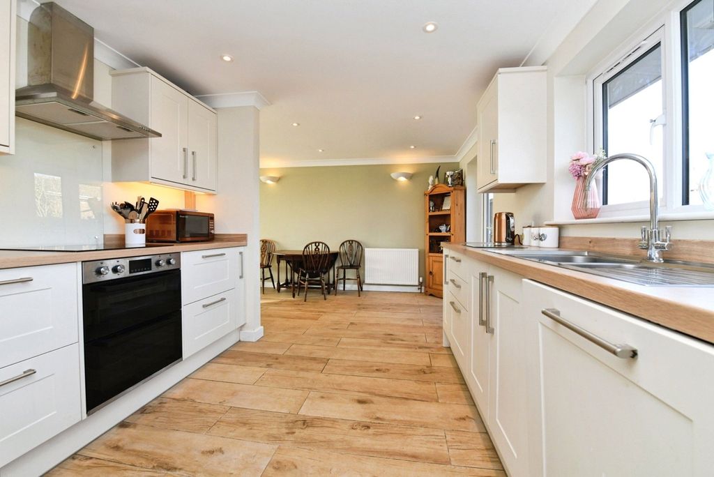 Property photo 2 of 12 Picture No. 09