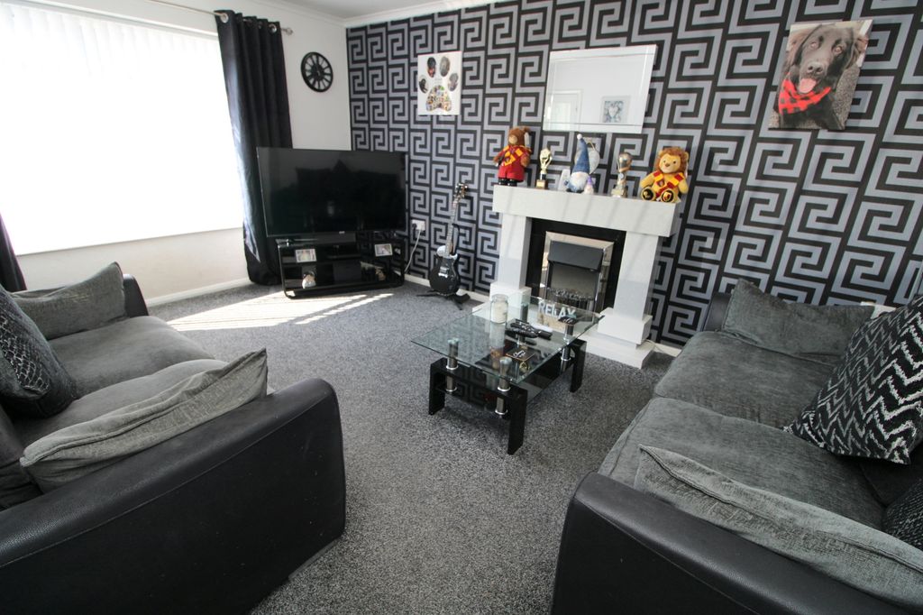 Property photo 3 of 20