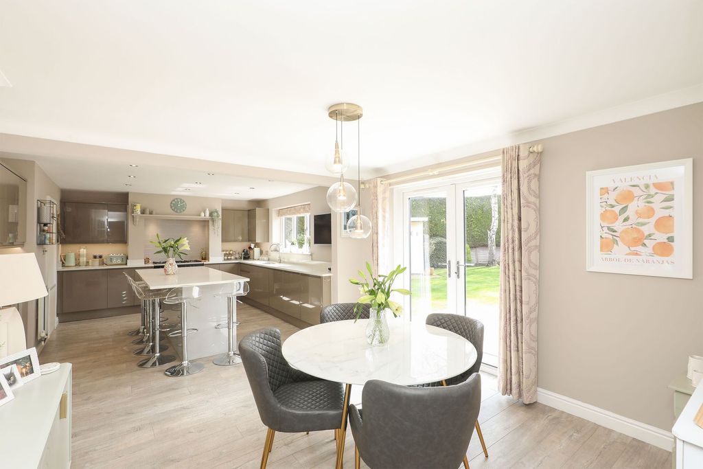 Property photo 3 of 53