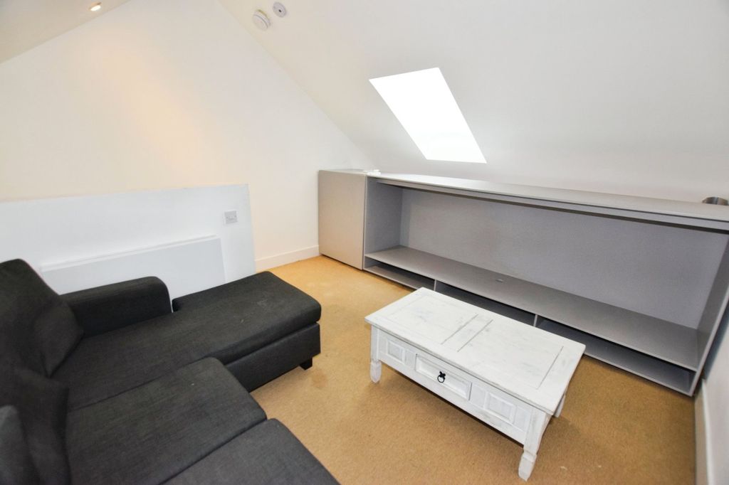 Property photo 1 of 14 Picture No. 12