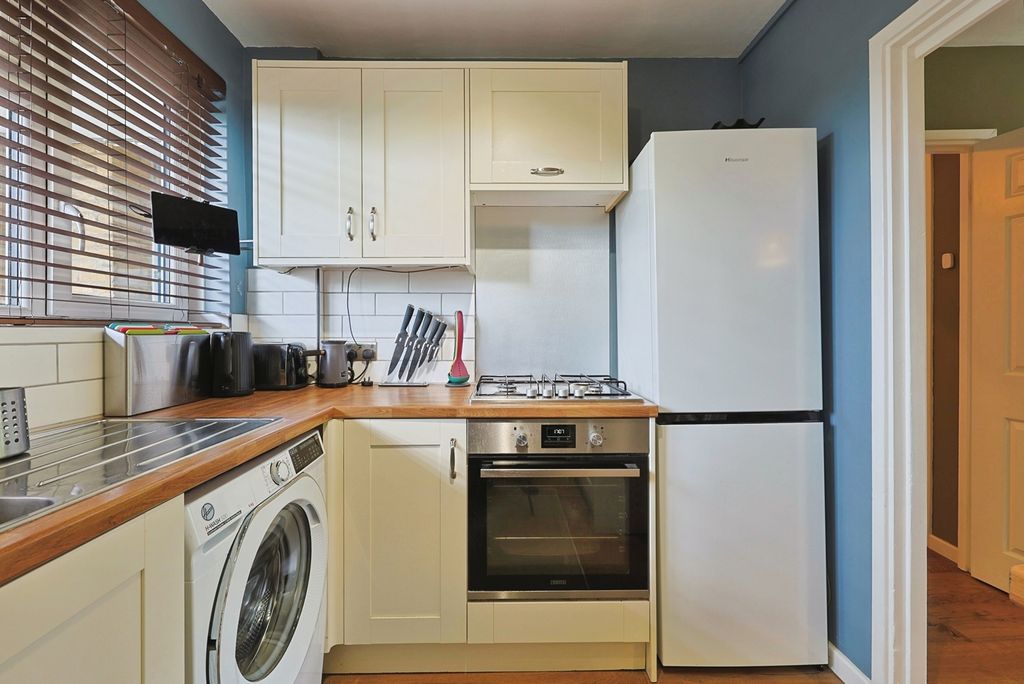 Property photo 2 of 16 Pbox-Img.Jpg