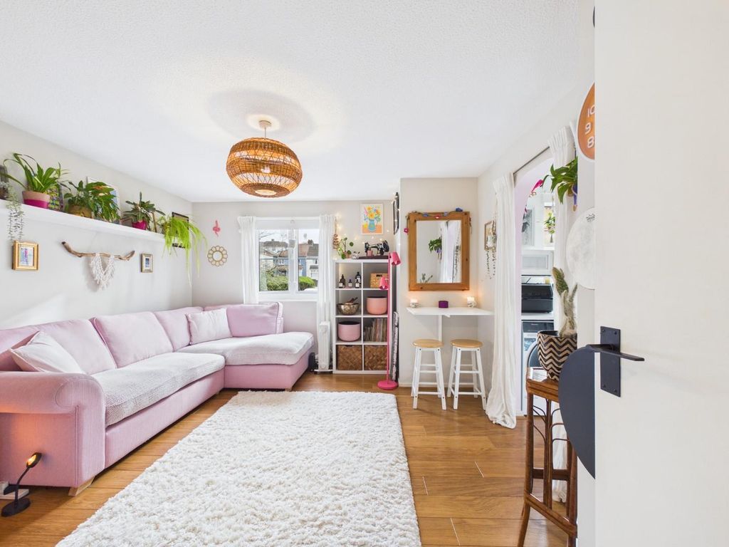 Property photo 2 of 22 Cam01530G0-Pr0398-Still001.Jpg