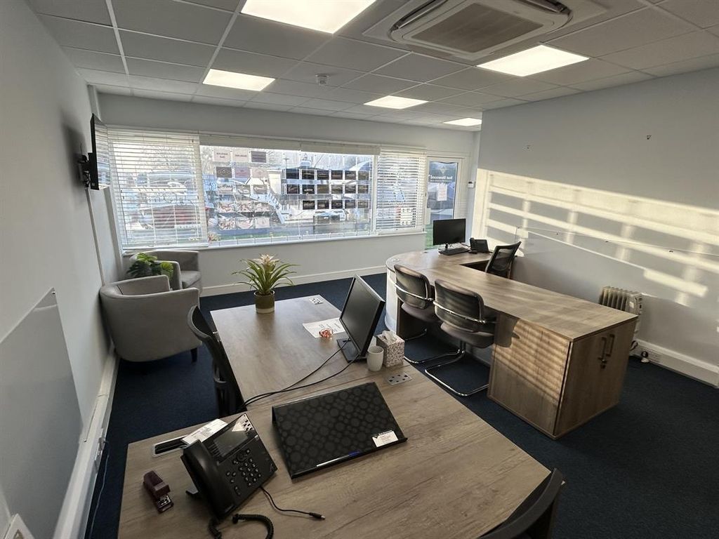 Property photo 2 of 7 Photo