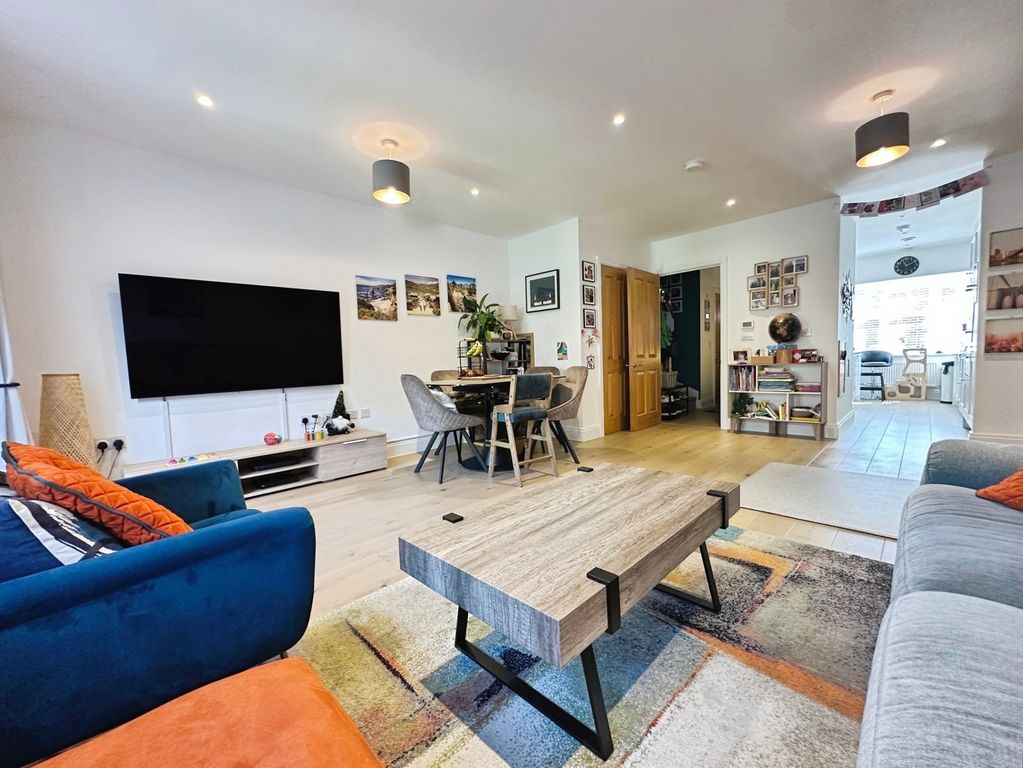 Property photo 3 of 12 Pbox-Img.Jpg