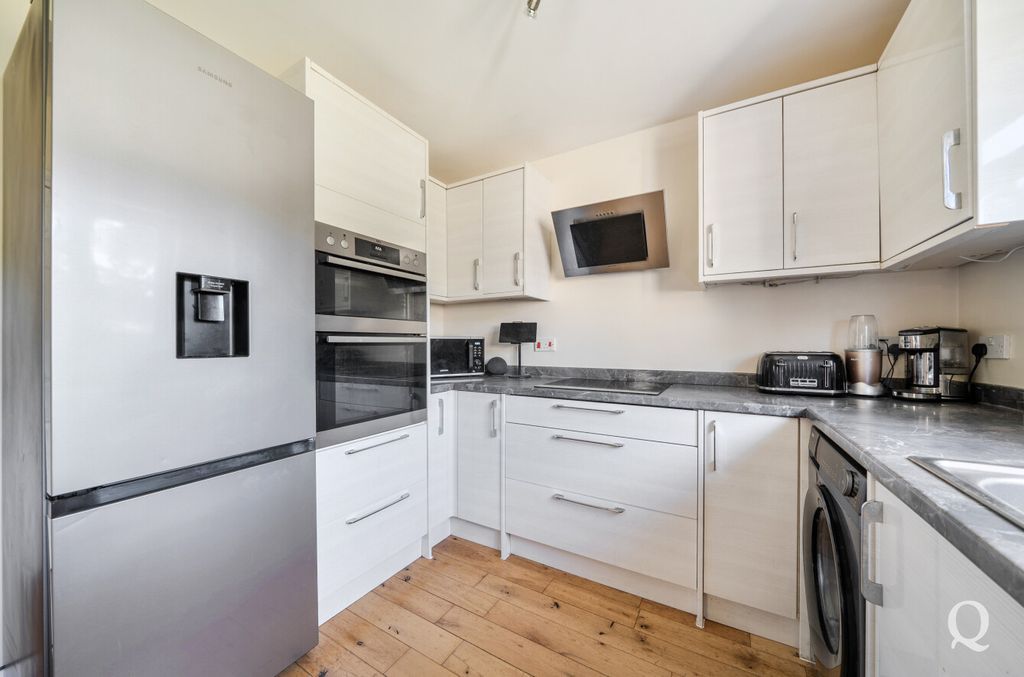 Property photo 3 of 23 52291F44-99d4-46d...