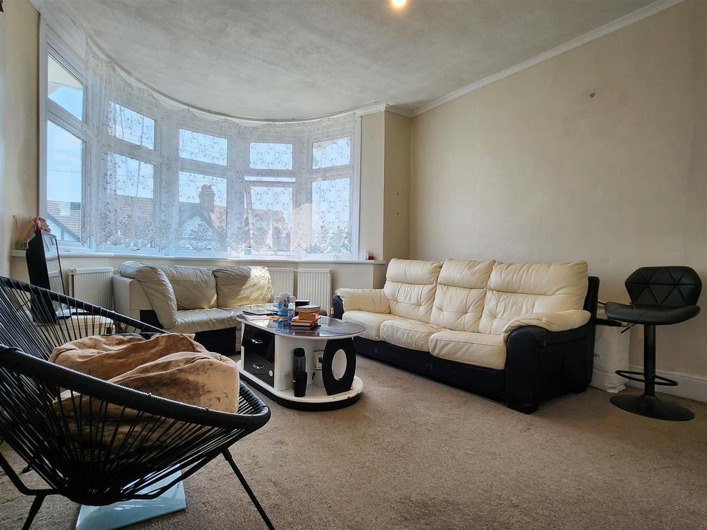 Property photo 3 of 9 R1.Jpg