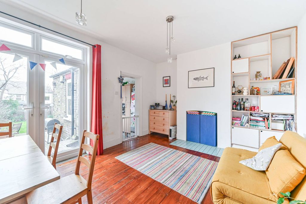 Property photo 3 of 12