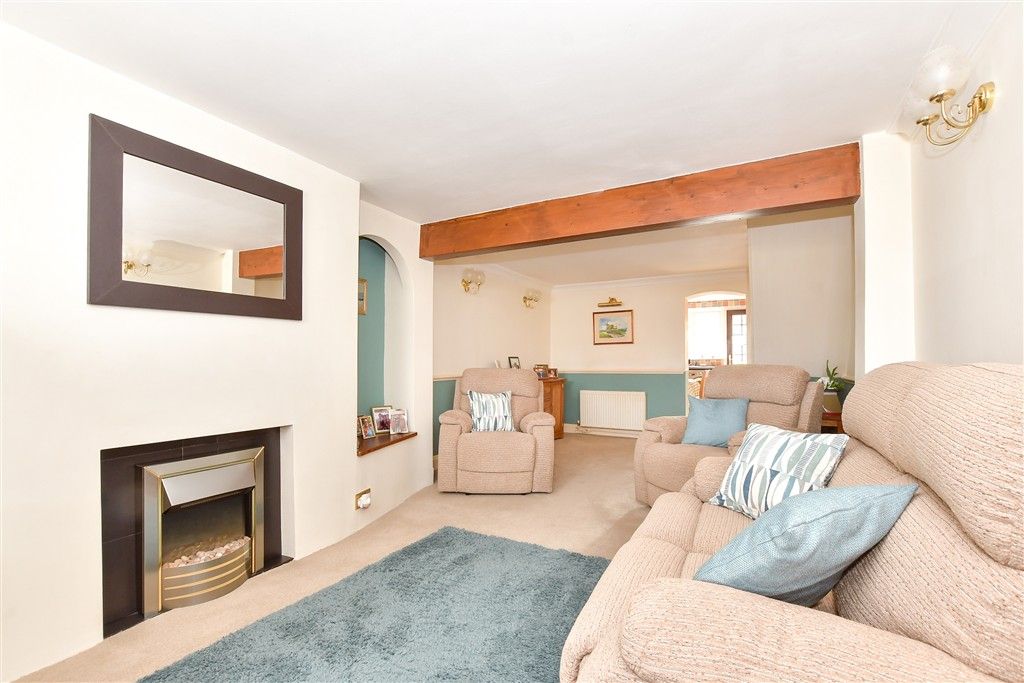 Property photo 3 of 12 Lounge