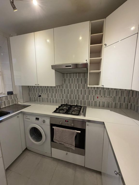 Property photo 3 of 9 Hio.Jpeg