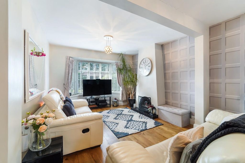 Property photo 3 of 14 Fairlawn Grove