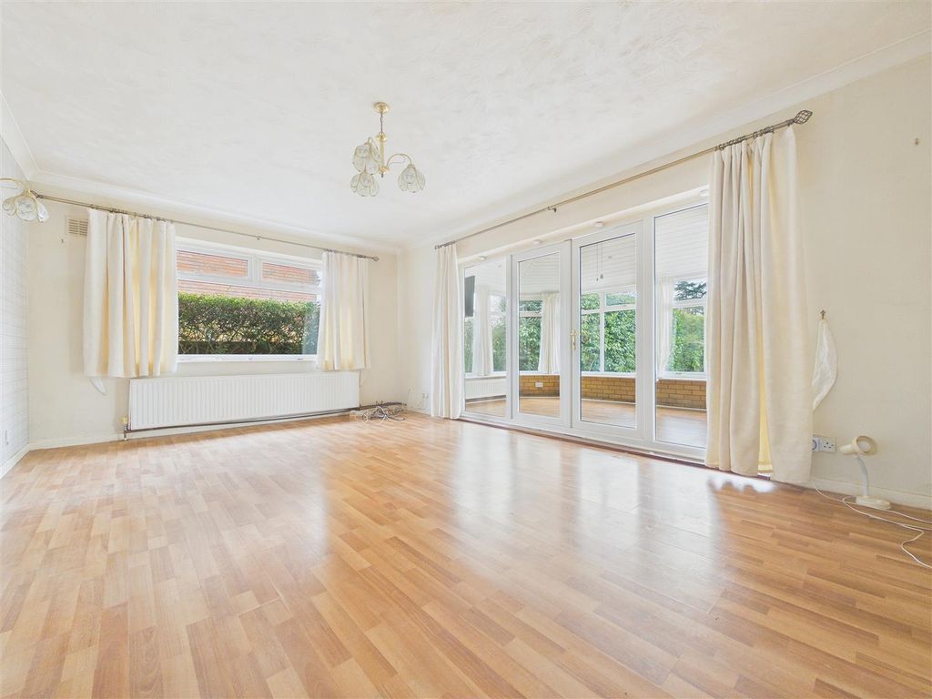 Property photo 2 of 14 Cam01407G0-Pr0120-Still006.Jpg