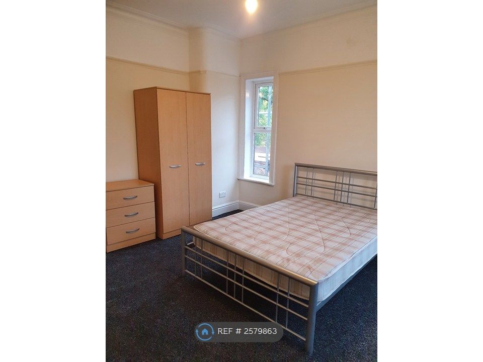 Property photo 2 of 35