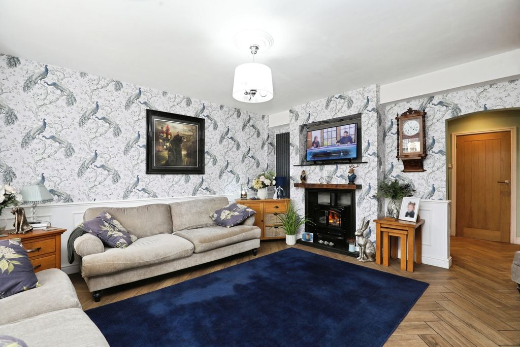 Property photo 3 of 18 Pbox-Img.Jpg