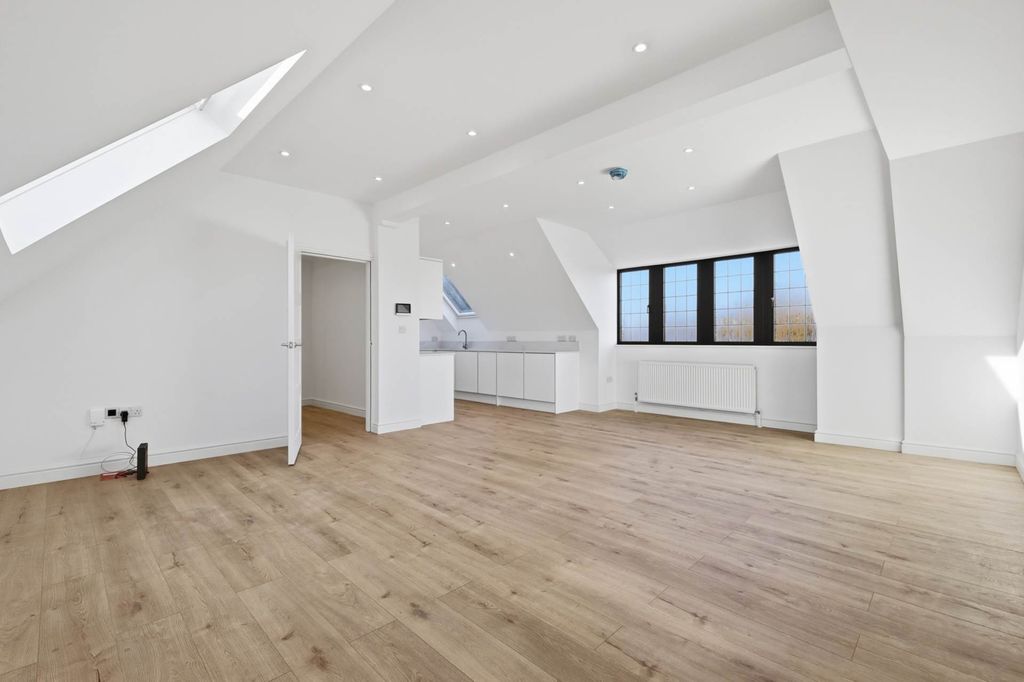 Property photo 2 of 22