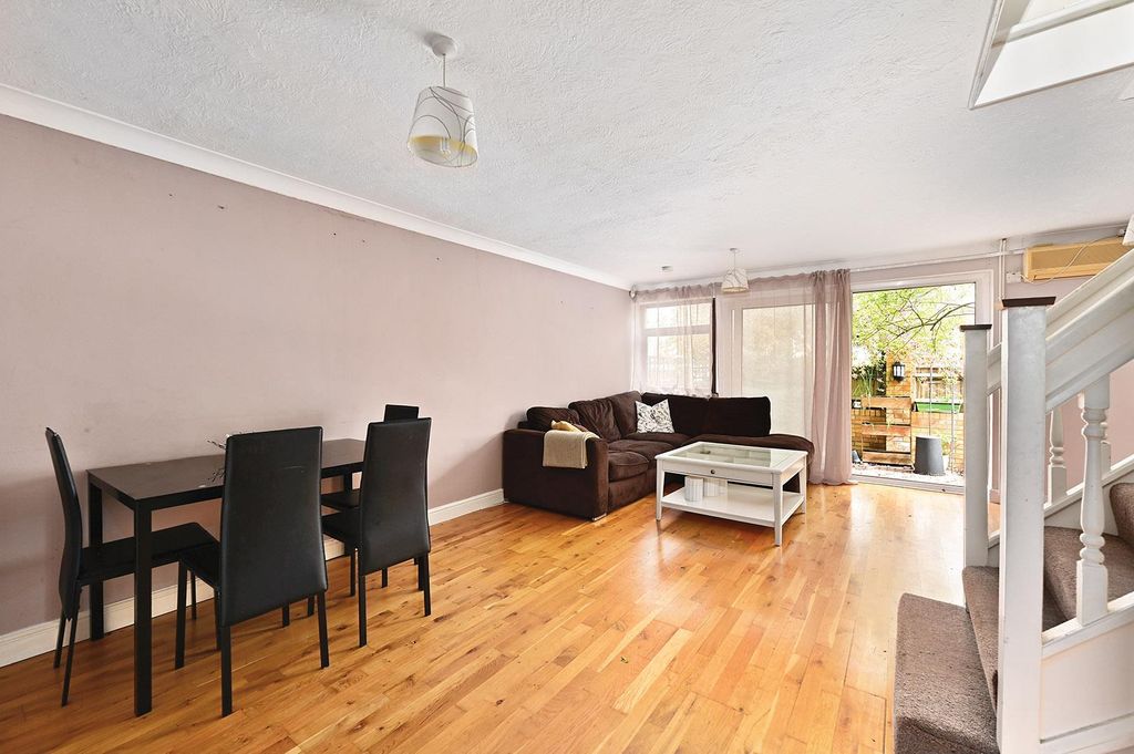 Property photo 3 of 11 Living/Dining Room