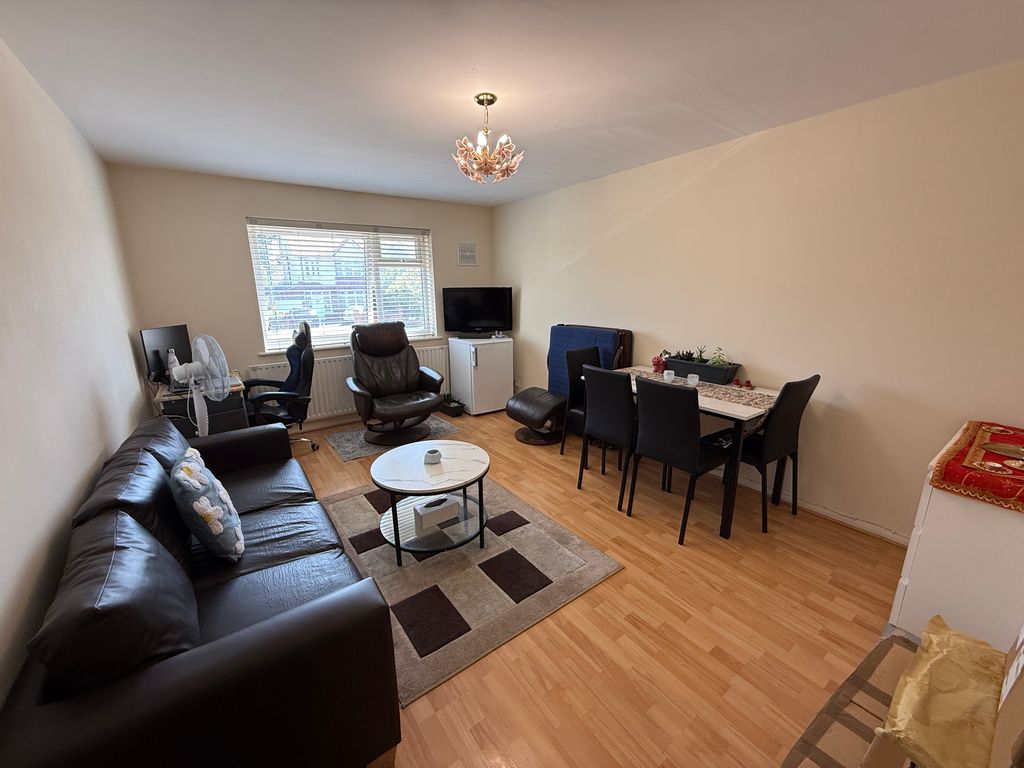 Property photo 2 of 6