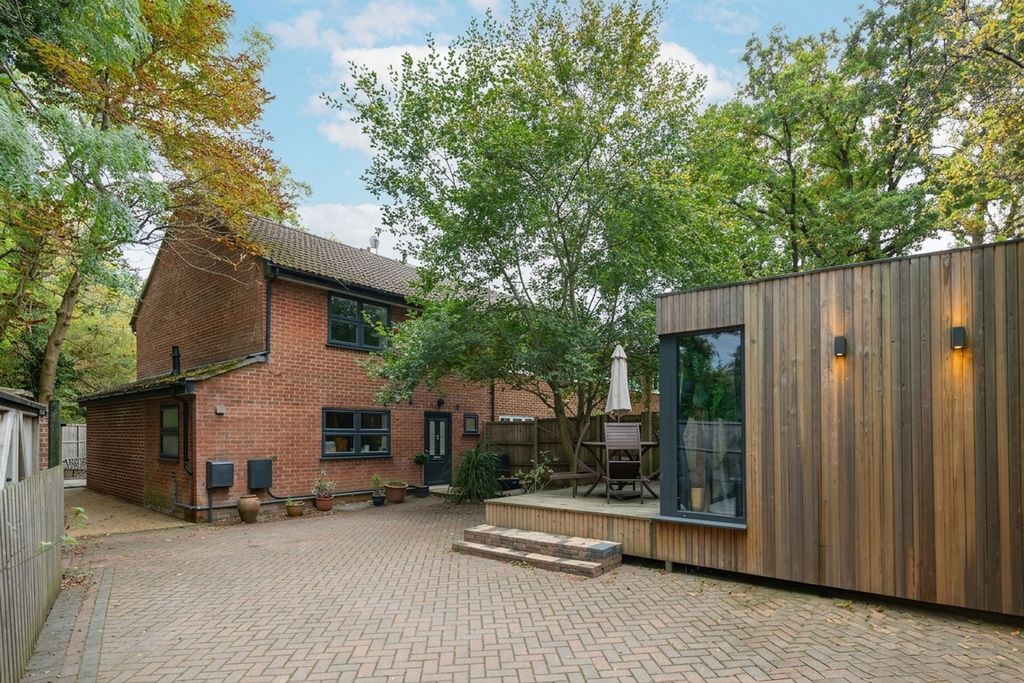 Property photo 1 of 30
