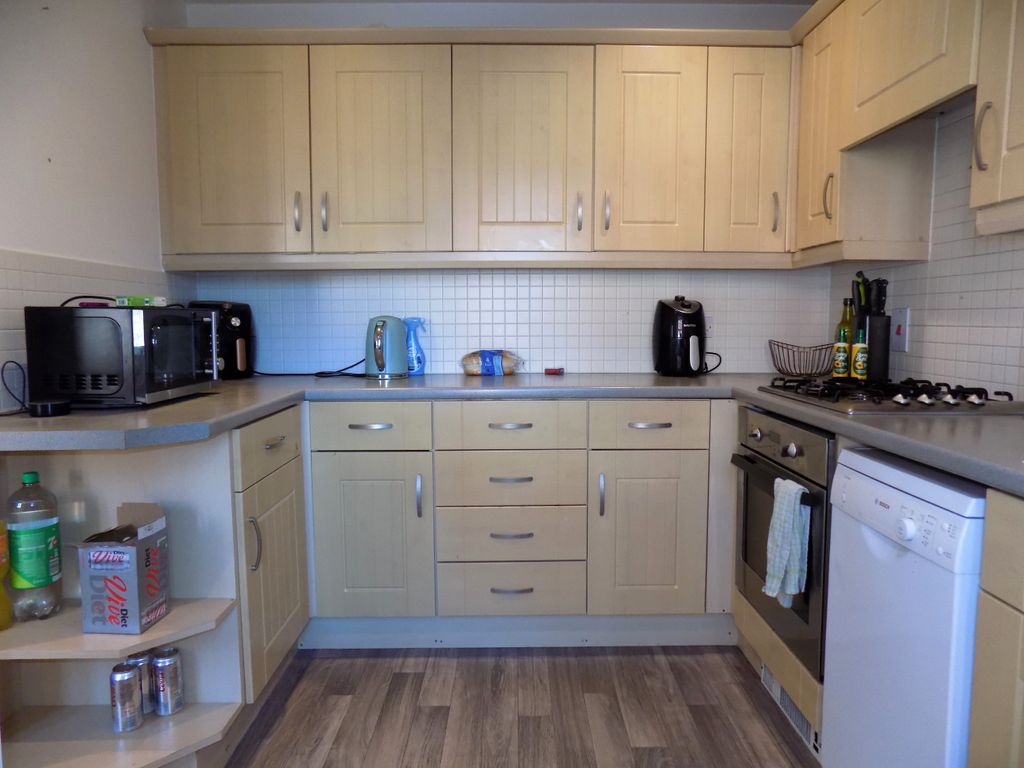 Property photo 2 of 20 Kitchen