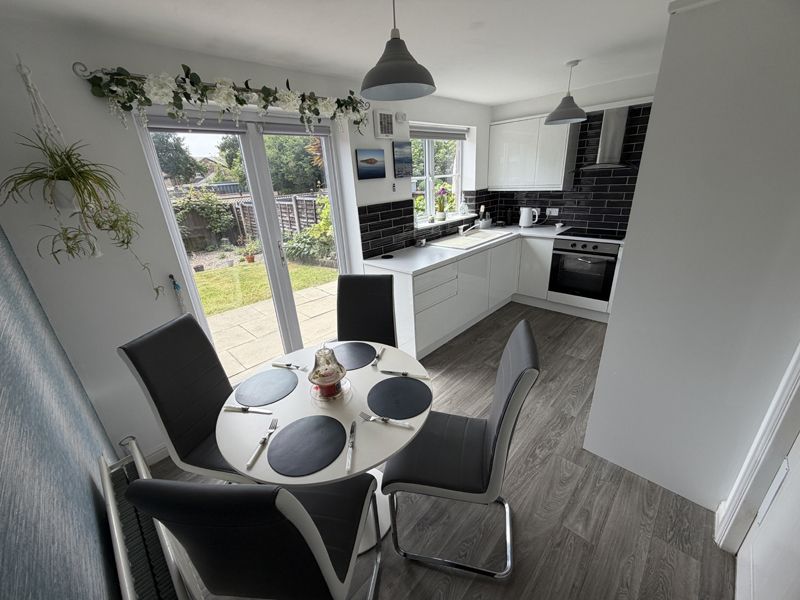 Property photo 2 of 29 Modern Dining Kitchen