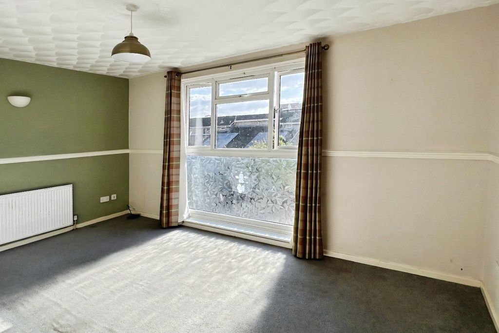 Property photo 2 of 9 Living Room