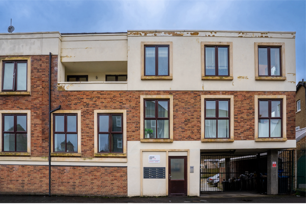 Property photo 1 of 8