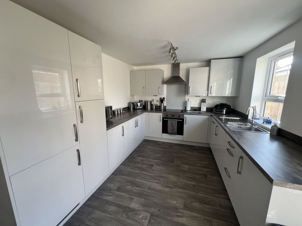Property photo 3 of 14 Img_7127