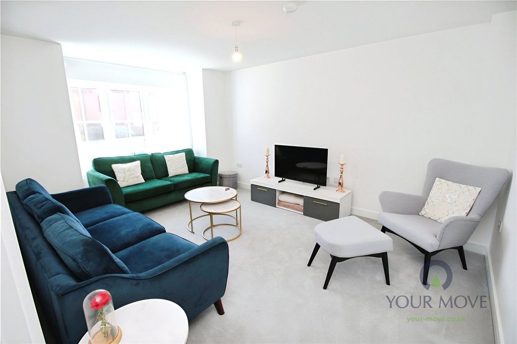 Property photo 3 of 19 Lounge