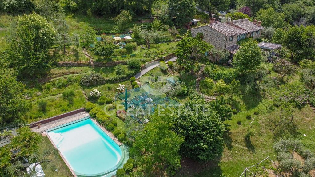 Property photo 2 of 100