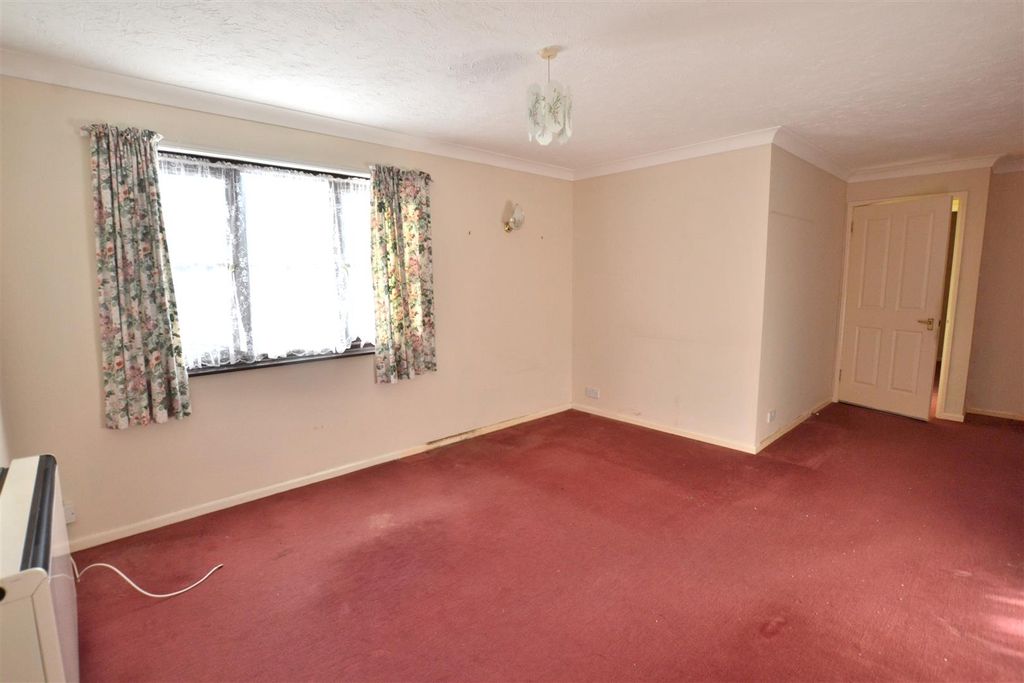 Property photo 3 of 6 Living Room 2 .Jpg