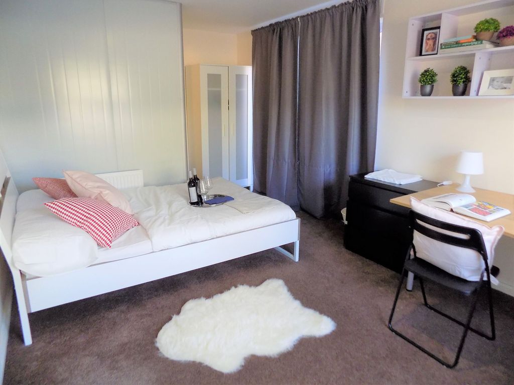 Property photo 3 of 5 Bright, Neatly Styled Bedroom With A White Double ...
