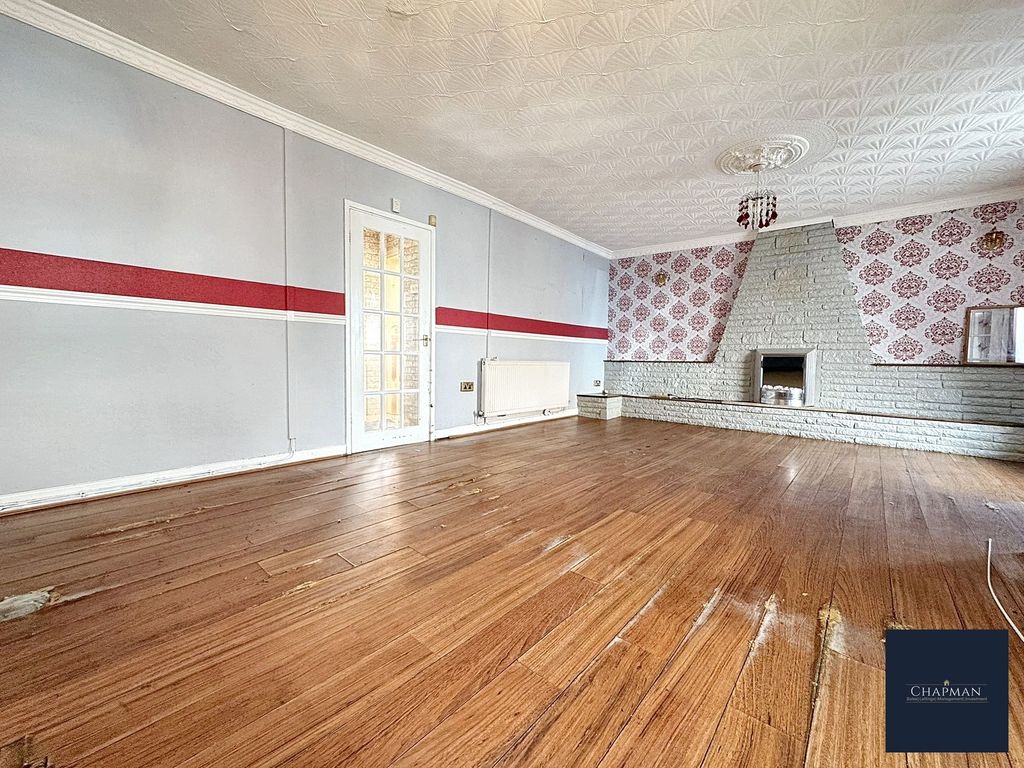 Property photo 3 of 23