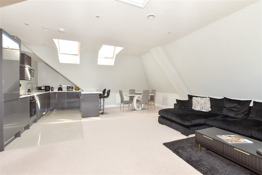 Property photo 2 of 13 Lounge/Kitchen/Dining Area