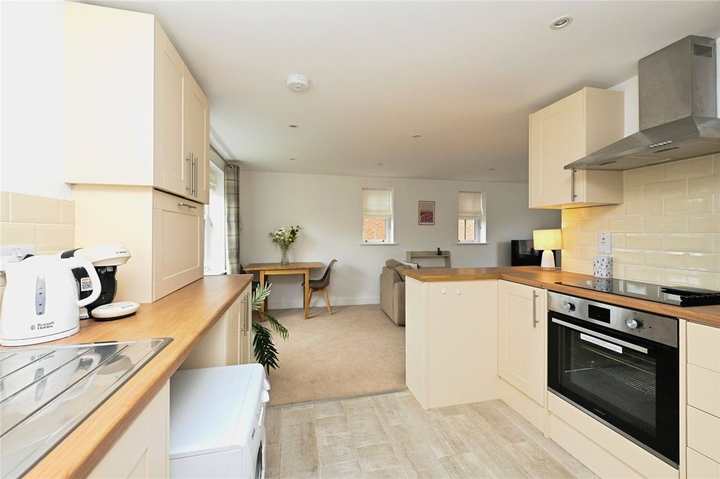 Property photo 2 of 17 Picture No. 21