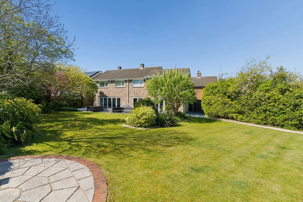 Property photo 3 of 36