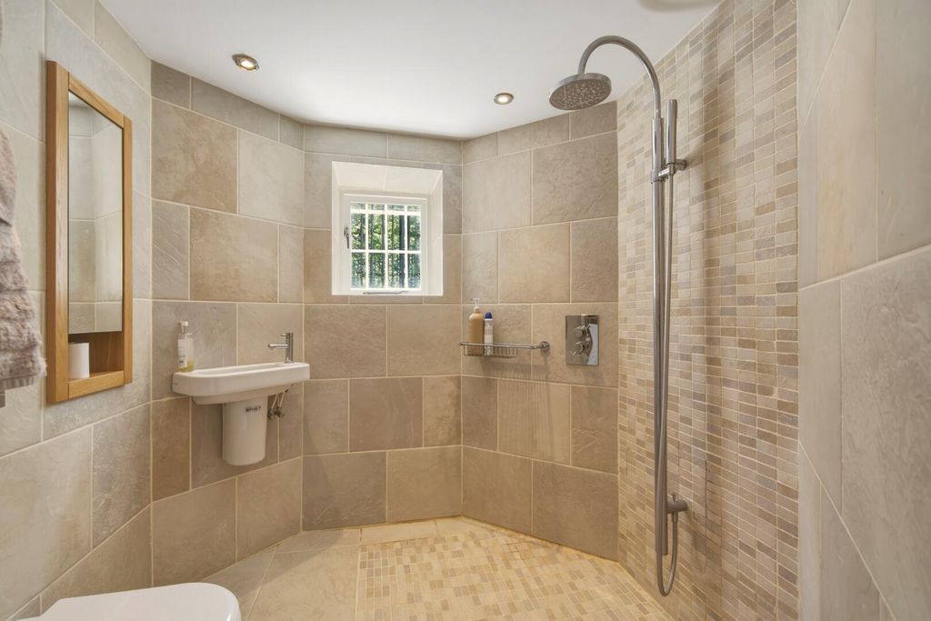 Additional image 21 of 4 bed flat for saleNewcastle Drive, The Park NG7