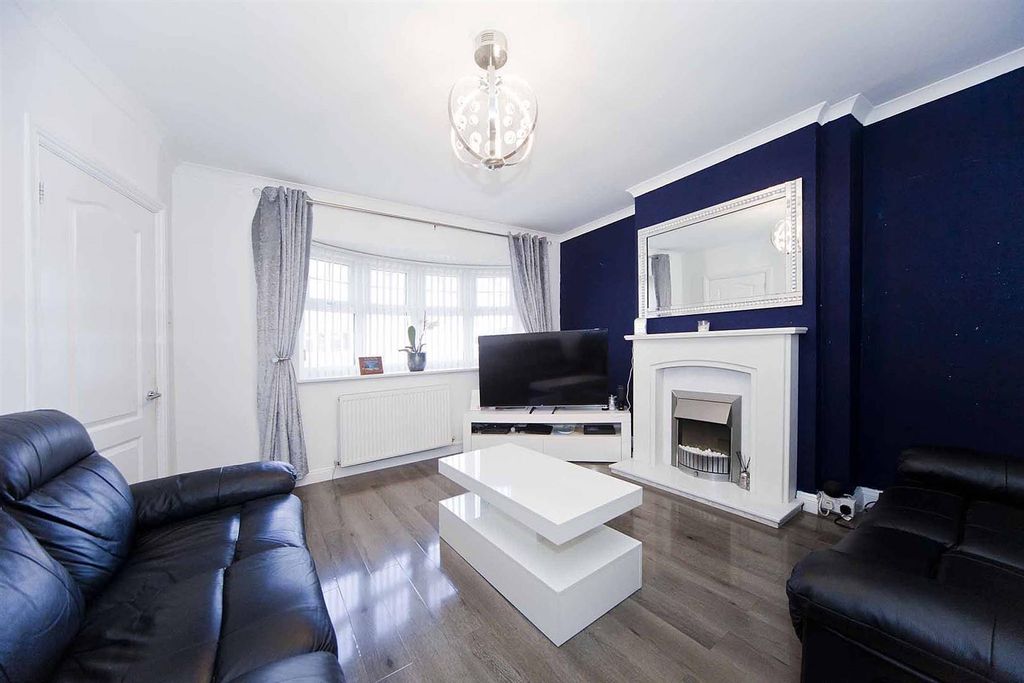 Property photo 2 of 20