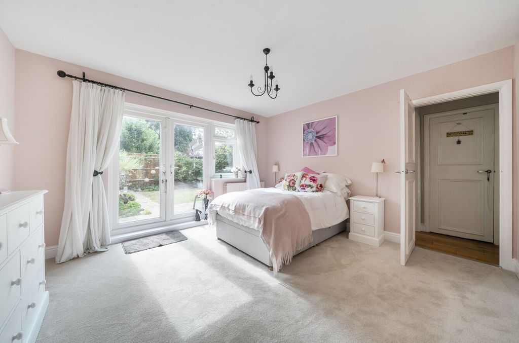 Property photo 1 of 15 Bedroom 1 Angle 1
