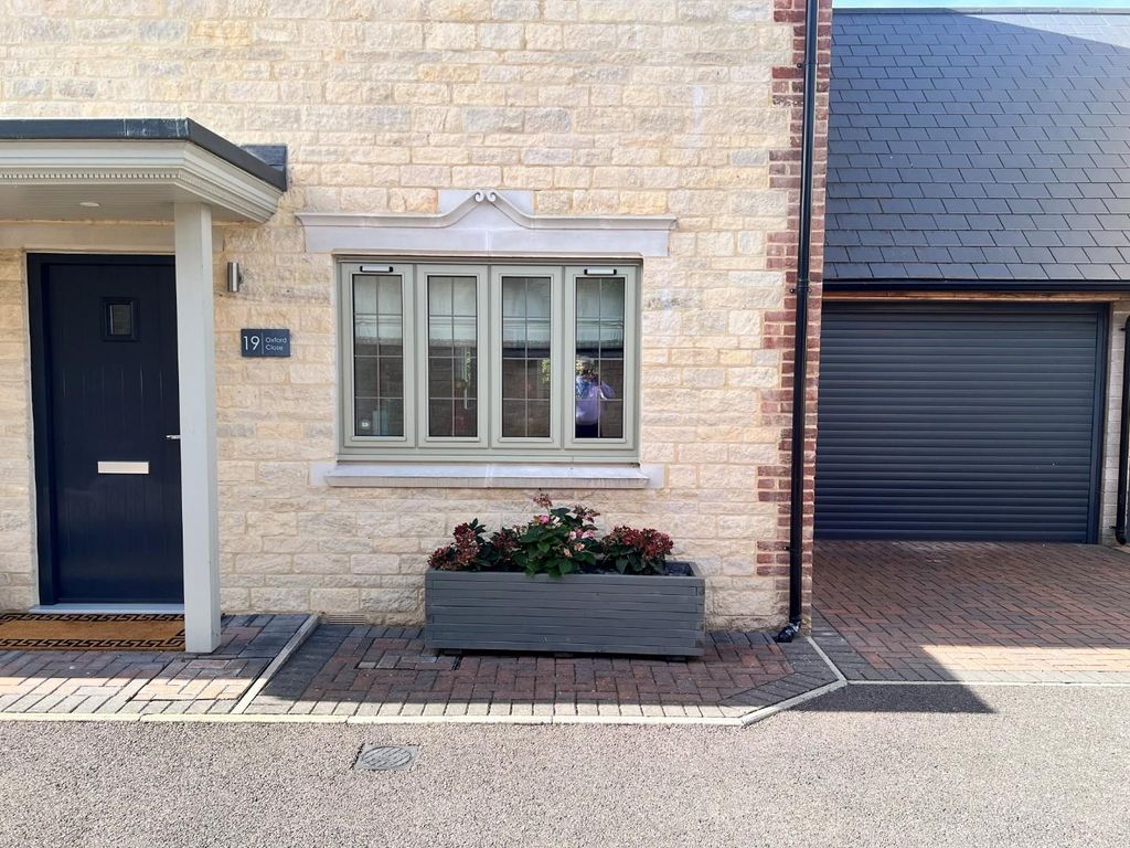 Property photo 2 of 25 Front Entrance.Jpg