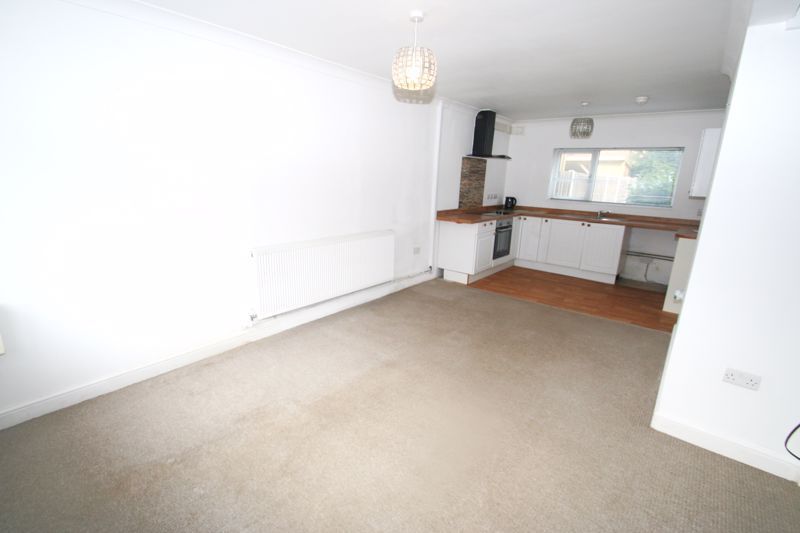 Property photo 3 of 9 Photo 3