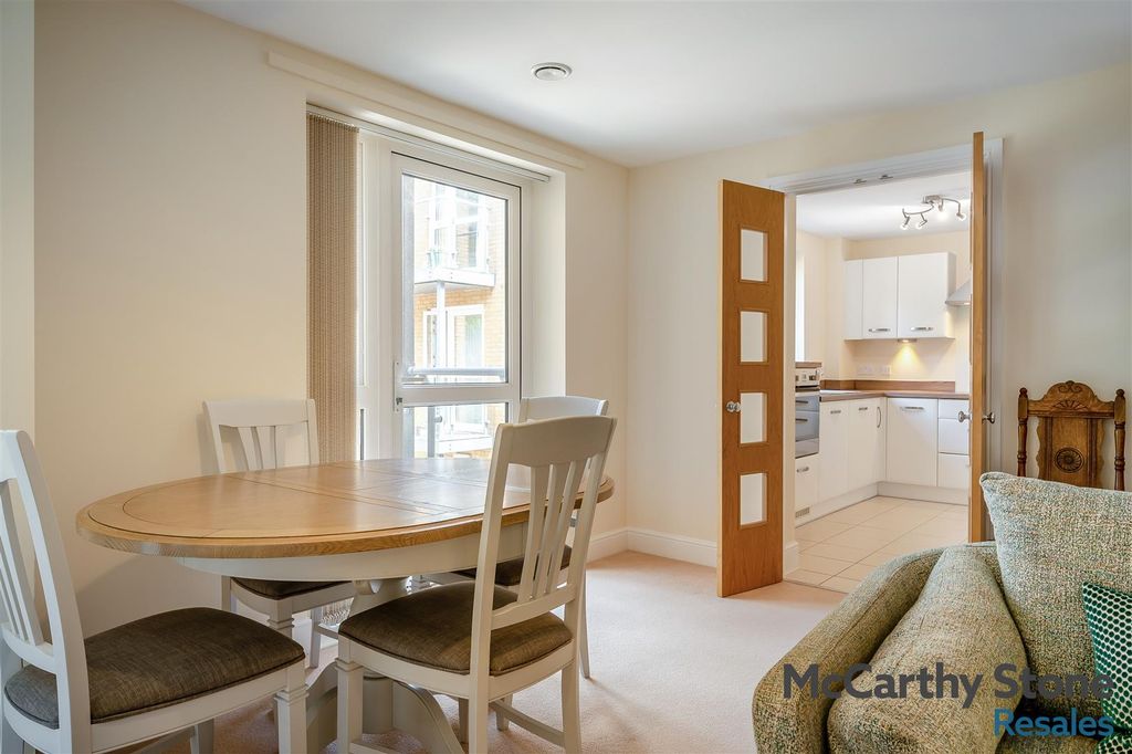 Property photo 3 of 46 8696184-Interior12.Jpg