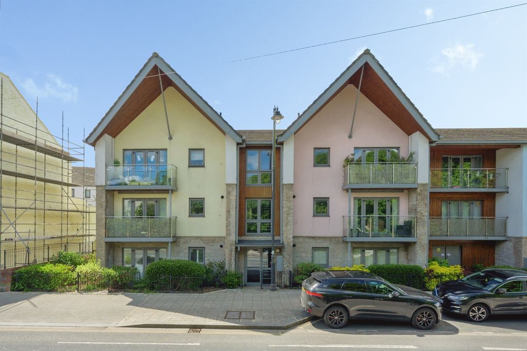 Property photo 1 of 22