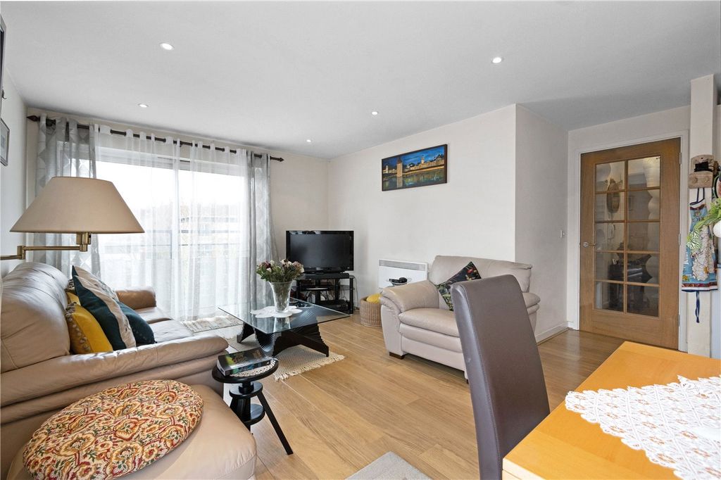 Property photo 2 of 7 Reception