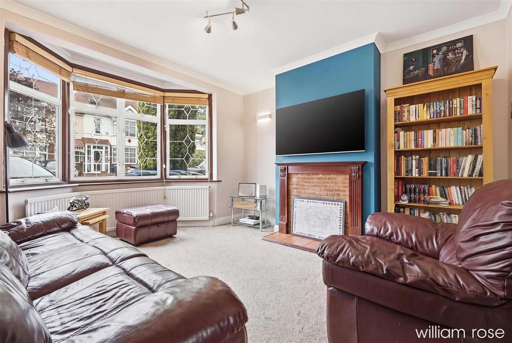 Property photo 3 of 20 6_198933ee-2ba5-4074-829E-0708c8A0185c_Reedit_B883